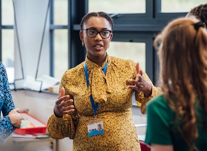 Woman training her team